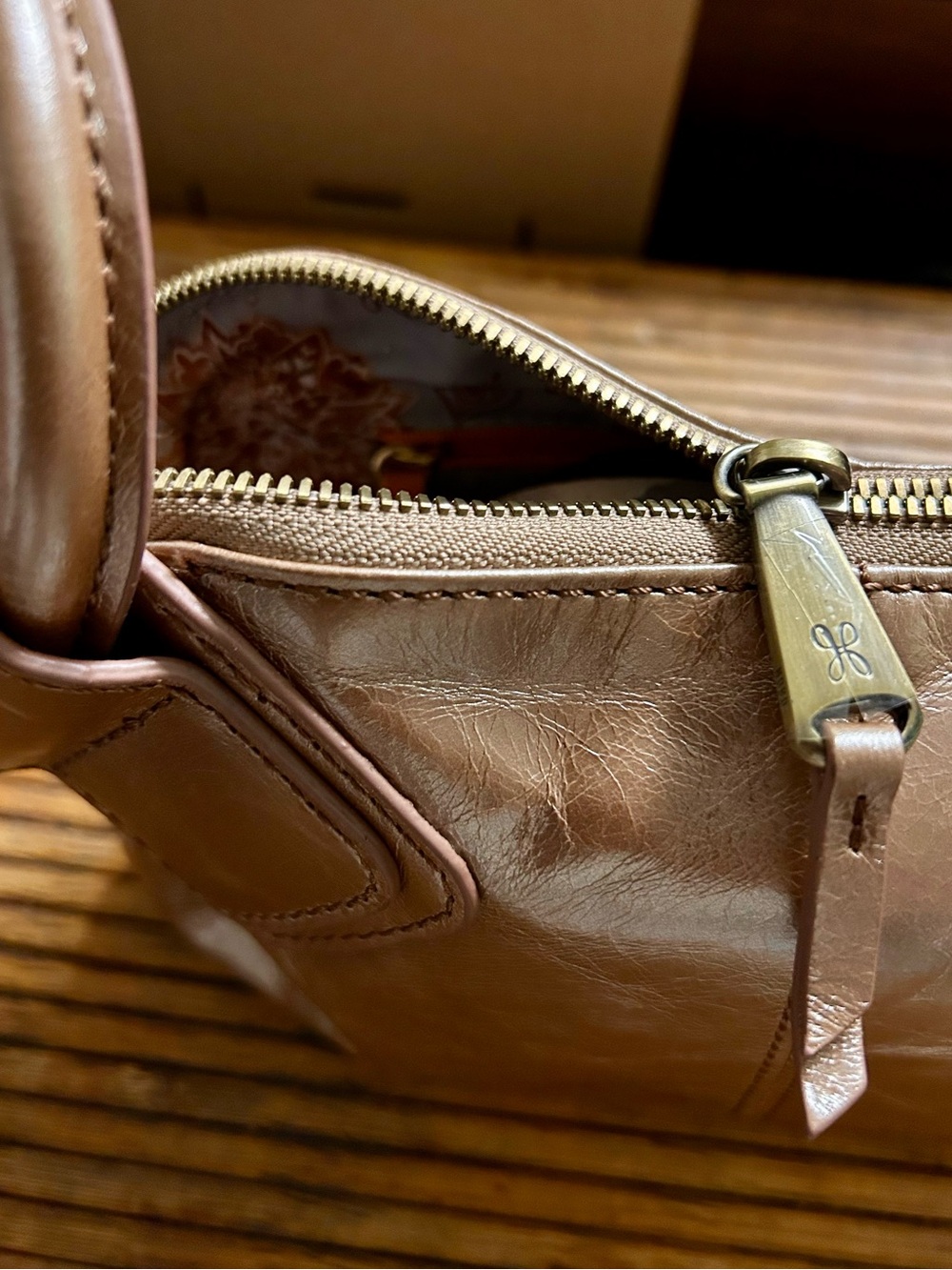 HOBO Metallic Rose Brown Sable Wristlet🤎 - Picture 5 of 16